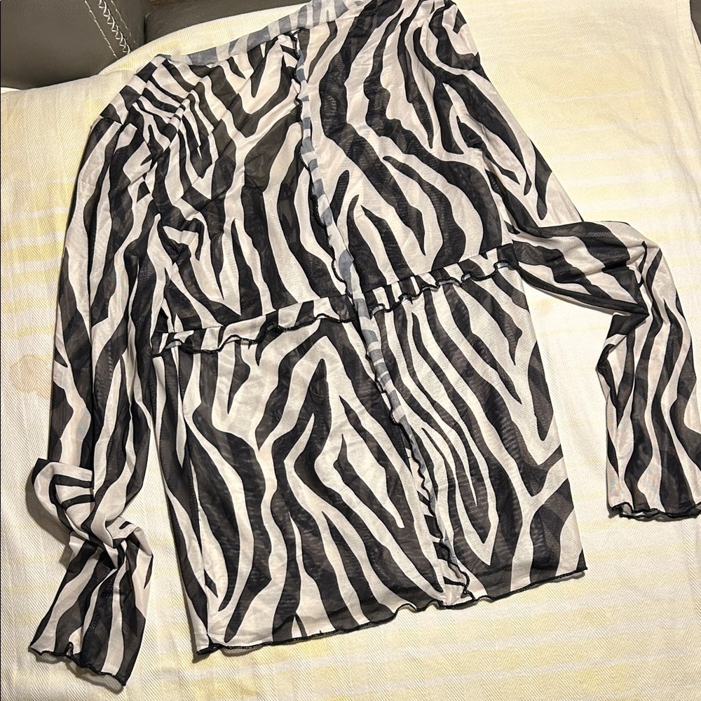 Zebra stripe sheer swim coverup or blouse 17” pit 23” length - Picture 4 of 4